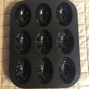 Nordic ware easter egg muffin pan